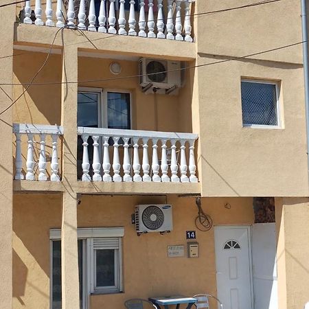 Airport Md Rooms 2 Belgrado Exterior foto